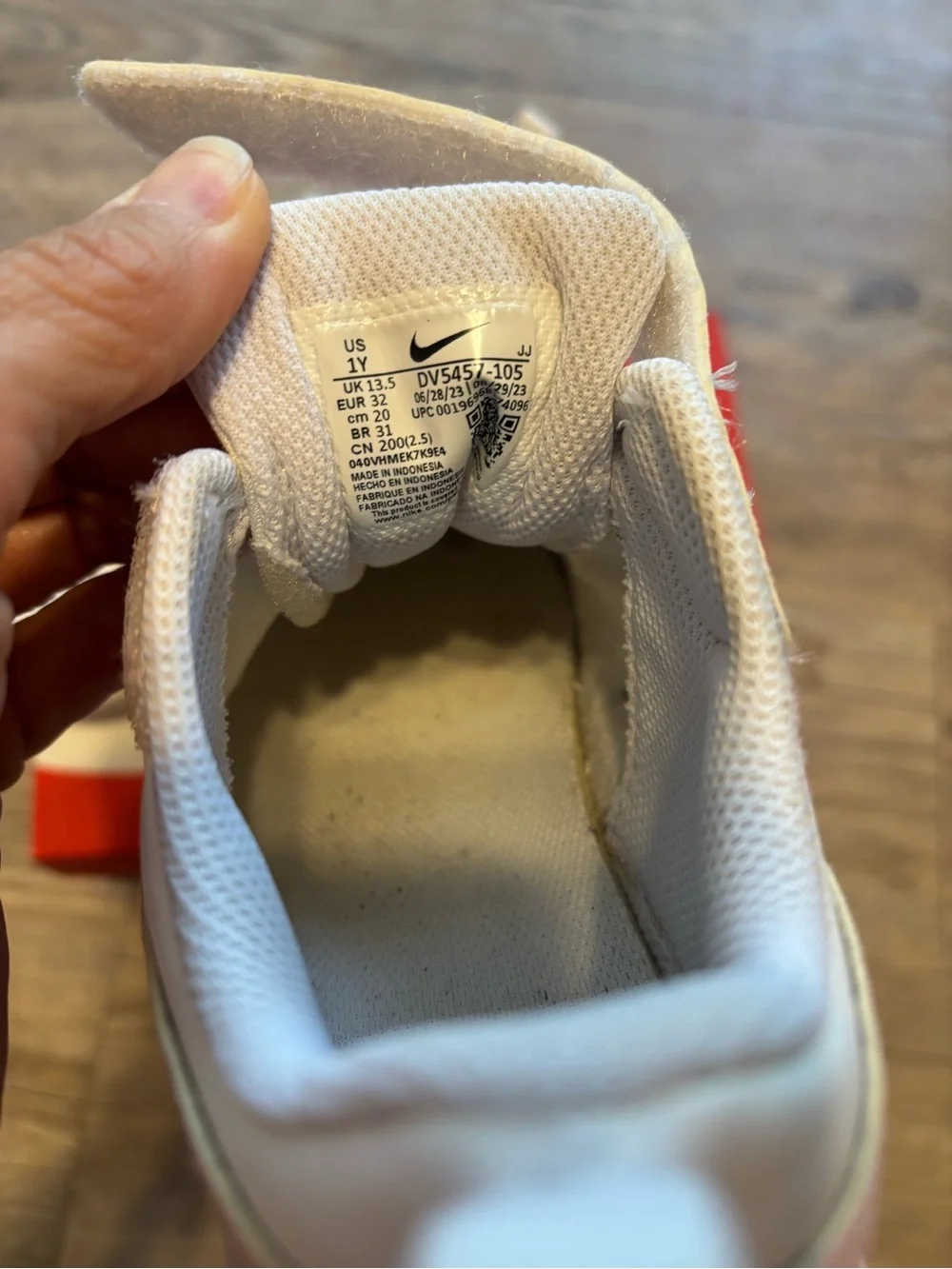 Nike Court Borough Low - Kids White and Light Pink Low-Top Sneakers